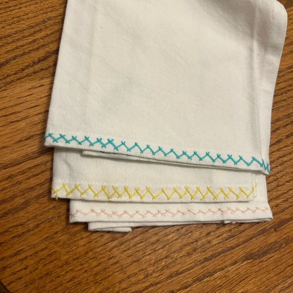 NWT Anthropologie Floral Embroidered Towels - Picture 6 of 10